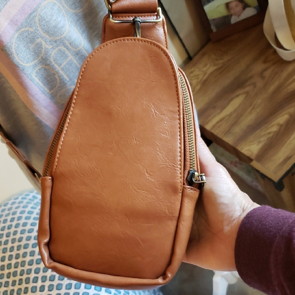 Brown Vegan Leather Crossbody Bag with Patterned Guitar Strap NWOT - Picture 3 of 11